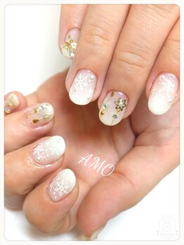 アモ ラブネイルズ(AMO Love nails)/結晶ホワイトグラデーション