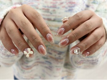 エミュ(emu)/チークネイル