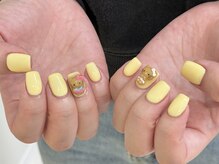 ルレーブ(LE REVE)/ワンカラーネイル×大きめパーツ