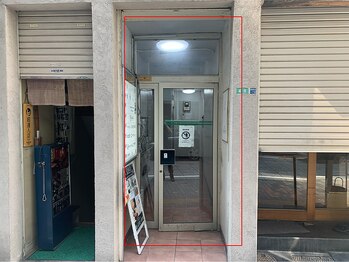 美骨矯正 ステキプロ(SUTEKI pro)/入り口はこちら(看板POPが目印)