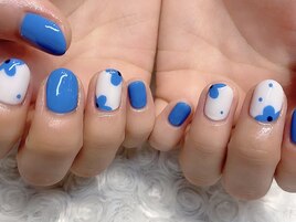 ライトブルーフラワーネイル