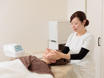 ベルエドゥース(Belle et Douce)/毛穴ケア施術風景