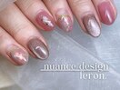 大人女子の血色ニュアンスネイル