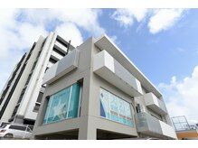 【店舗下に無料駐車場完備】お車でのアクセスもしやすいです！