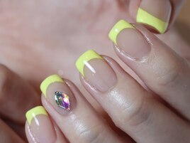 ネオンフレンチネイル