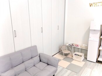 ホワイトニングショップ 西原店の写真/第一印象は歯で決まる！忙しいママや仕事・学校帰りの方も◎通いやすい環境で美しさを諦めない毎日を応援＊