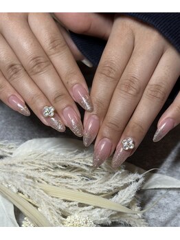 ネイルベベ(Nail bebe)/上品グラデーション