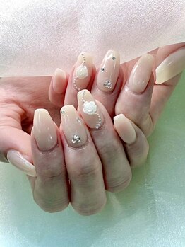 クレッシェレ(crescere)の写真/トレンドを取り入れたい方◎シンプル～華やかなデザインまで幅広く表現できる「ワンホンネイル」がお勧め☆