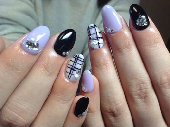 ラウト デコレーションアンドネイルサロン(Lauto Decoration&Nail Salon)/チェック柄ネイル