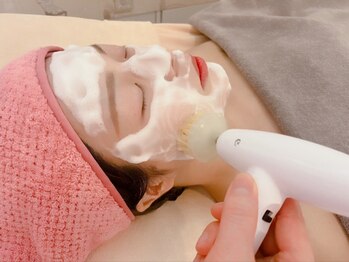 美顔アンドリラクゼーションルーム ソワン沙季/フェイシャル(クレンジング風景)