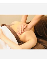 ココムーン(KoKo moon)/肩甲骨/首肩こりほぐし