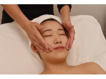 ビューティーアカデミー/毛穴の気になる汚れに