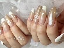 アリィ 国立店(Ali'i)/ベージュ×ホワイト