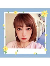 イーシー ヤング(EC YOUNG) 何 書慧