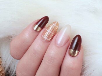 ネイルアンドアイラッシュスタジオ シュシュ(chouchou)/ミラー＋チェックがトレンド