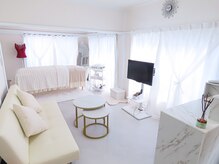 アイヴィ(Aivie)の雰囲気（白を基調とした店内♪ゆっくりとお過ごしいただけます♪）