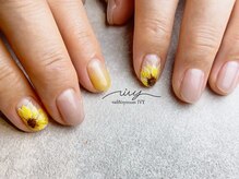 アイヴィー(IVY)/ひまわりネイル