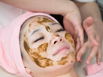 ビビット(BIBITTO)の写真/【肌質改善ハーブピーリング】で肌悩みを徹底ケア★毛穴を引き締めてゆで卵のようなつるんとしたお肌に♪