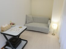 もみもみ屋の雰囲気(落ち着いたシンプルな空間 個室も完備)