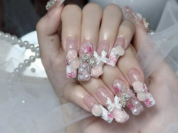 Eli Nails 新宿【エリネイルズ】《長さだし専門店/つけ放題/持ち込み/スカルプ》/キラキラ、バラネイル