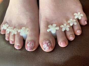 足先にもお花を♪