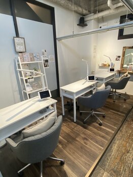 DVDが見られるサロン