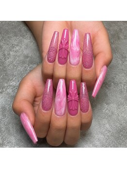 スプリンドーレ 支倉店(Splendore)の写真/こだわりのフォルム形成で美しい指先に！爪が薄い、短い、形がコンプレックスなどのお悩みにもおすすめ◎