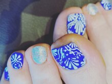 プッカ(Pukka)/足元にアートで華やかさを