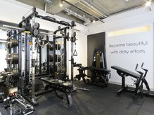 ナンバー ワン(Number One)/トレーニングルーム1