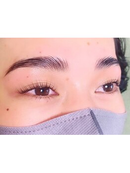 ナチュラル上品な目元にしたい