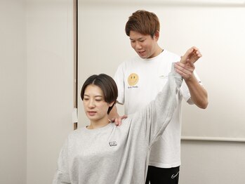 マイカイ接骨院(MAika'i接骨院)/動作の確認で正しい位置へ!