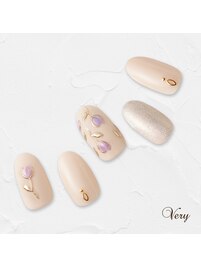 春を感じるチューリップネイル