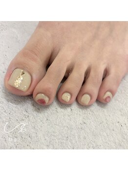 夏本番!大人可愛いフットネイル