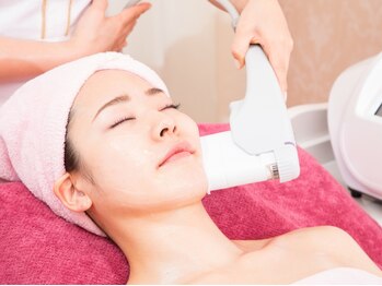 リハダ 梅田店(RIHADA)の写真/【毛穴・しみ緩和・たるみ改善★3Dフォト美顔¥5900】結果重視!コスパ重視!毛穴引締めスペシャルケア◎