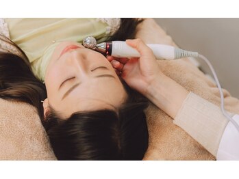 アネラ(ANERA)の写真/【美脳KOGAO矯正¥4900】顔の骨格と筋肉へアプローチ。黄金比率になれる小顔矯正！憧れの小顔美人に♪