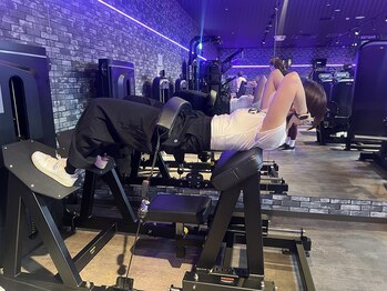 アネラフィット(ANELA Fit)/ヒップスラスト