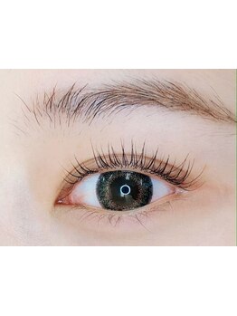 ナチュラル上品な目元にしたい