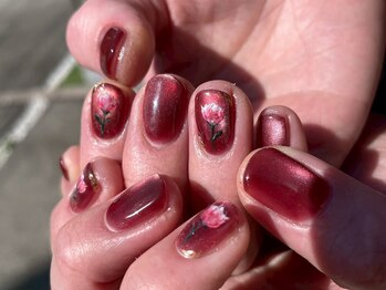 ネイル アトリエ コモード(nail atelier Comodo)/絵画ネイル[薔薇]