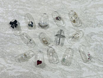 ネイルサロン メイプル(Nail Salon maple)/両手art 2本 parts 700円