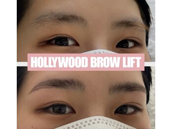 イースブルー(Y's BLUE)/ハリウッドブロウリフト