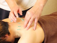 泰然の雰囲気（頭/首/背中の疲れ/コリ解消にも！）