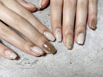 リーフ(Leaf)/ニュアンス×鉛筆ネイル