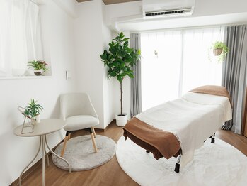 エーバイオー エステティック(AxO Aesthetic)の写真/【西千葉駅徒歩1分】駅近で通いやすい！お肌に合わせたフェイシャルマッサージと生パック♪