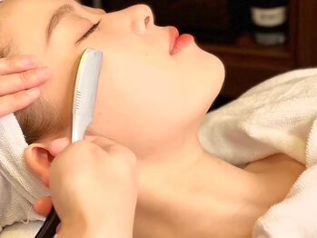 バーバーショップ 福岡本店(BARBER SHOP)の写真/新生活や卒業式等の人生の節目に自信がもてる美肌作り♪スキンケアの浸透率を上げ乾燥知らずのうる艶肌へ!!