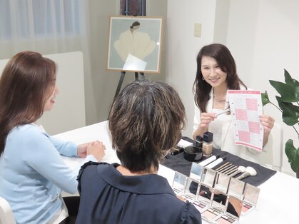 HIROINS 【メイクレッスン/印象診断/パーソナルカラー診断/原宿/北参道】の写真