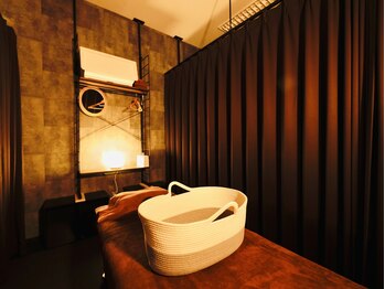 匠ほぐし シンジュク(Shinjuku)/半個室施術スペース。