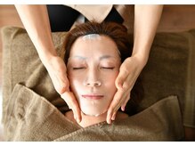 韓国アイドルのようなV字型のシャープなアゴに。