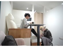 広々とした完全個室席が3席♪ハンドとフット同時施術も可能です