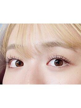 ナチュラル上品な目元にしたい