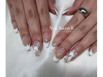 ネイルサロン R/スタイリングコース